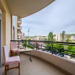 Center By Vlorë