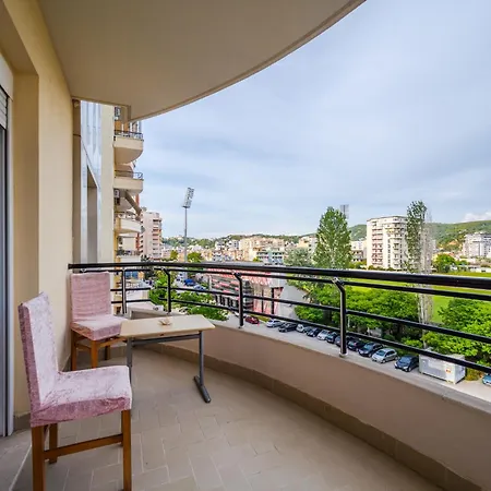 Center By Vlore