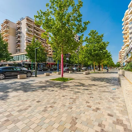Center By Apartment