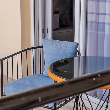 Center By Apartment *