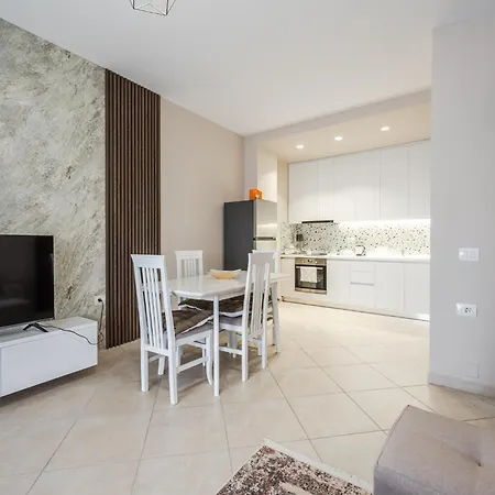 Center By Apartment