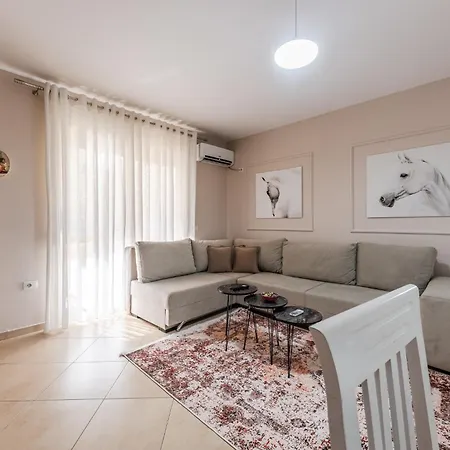 Center By Apartment *