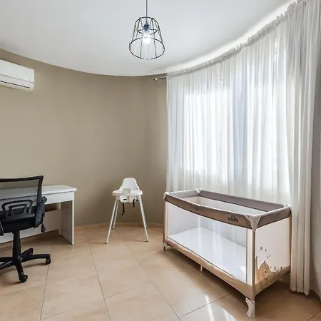 Center By Apartment