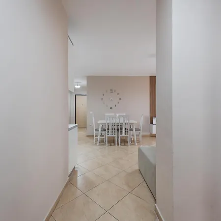 Center By