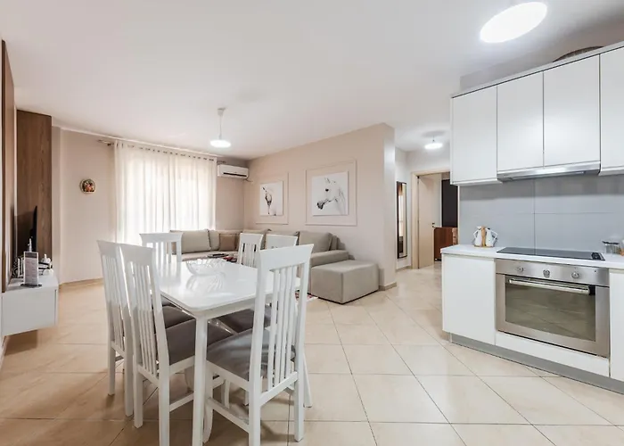 Center By Appartement Vlorë
